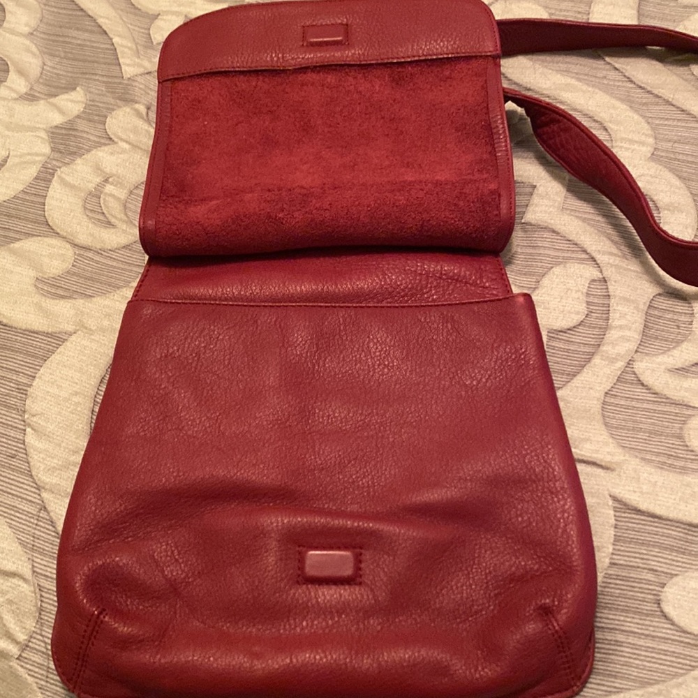 EUC Stone Mountain Crossbody bag. - Picture 4 of 13